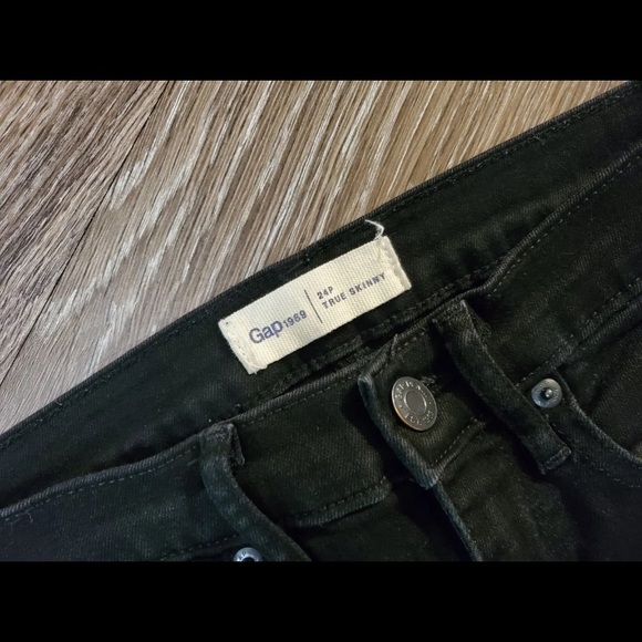 Gap women's 24P black skinny jeans - Picture 3 of 3